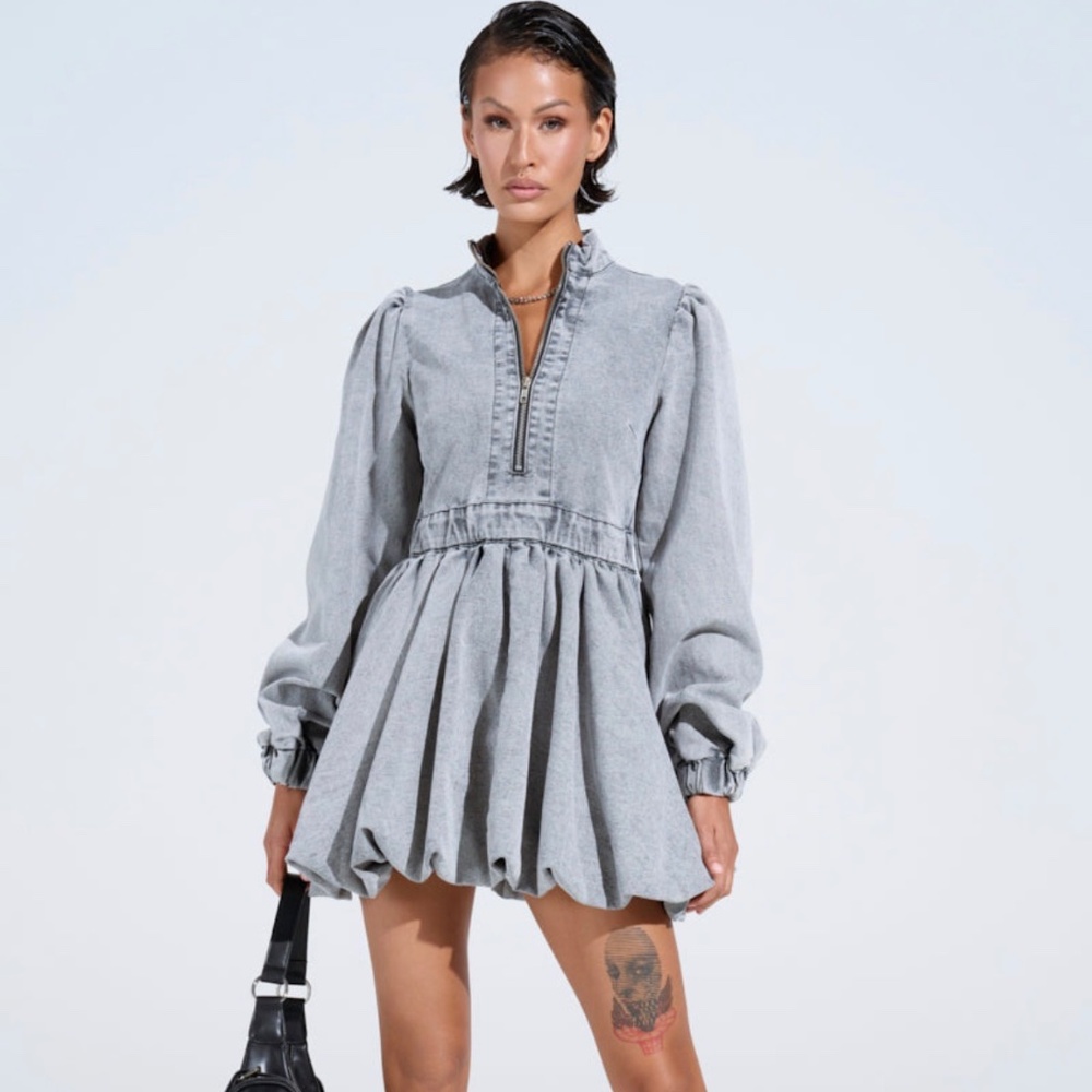 AKIRA PASS THE BUBBLY DENIM MINI DRESS IN LIGHT GREY Size SS
